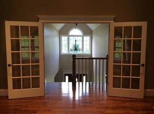 12 Woodridge Est, Huntington, WV 25704