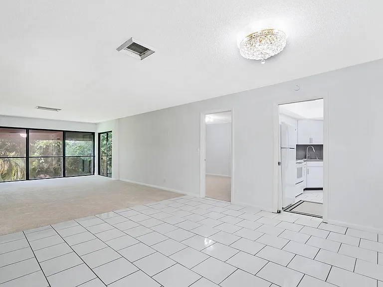 1739 Embassy Dr #202A — Photo 11