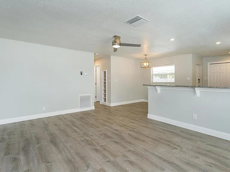 504 El Dorado Way — Photo 3