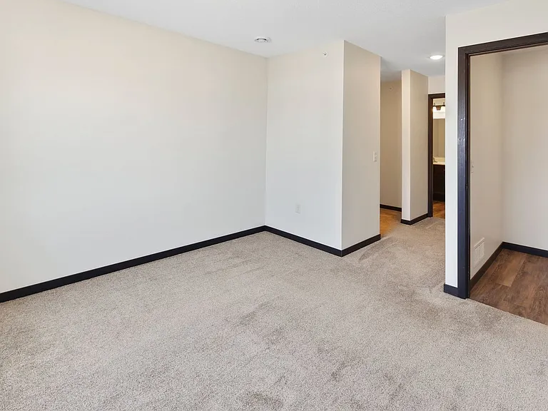 Rivertown Residential Suites — Photo 11
