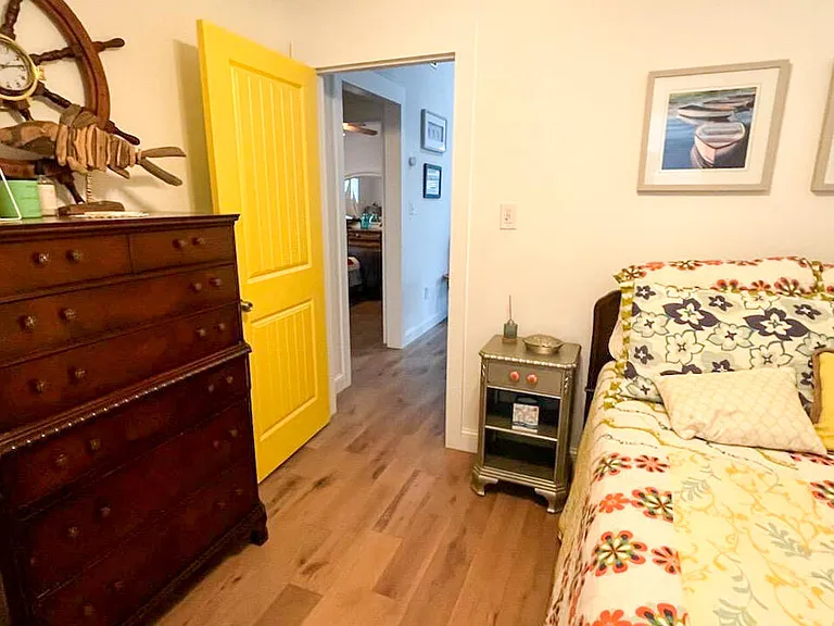 115 Charles Blvd — Photo 11