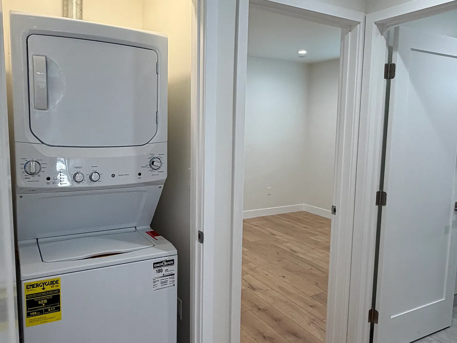 3 bed, 1200 sqft, $3,800 — Photo 4