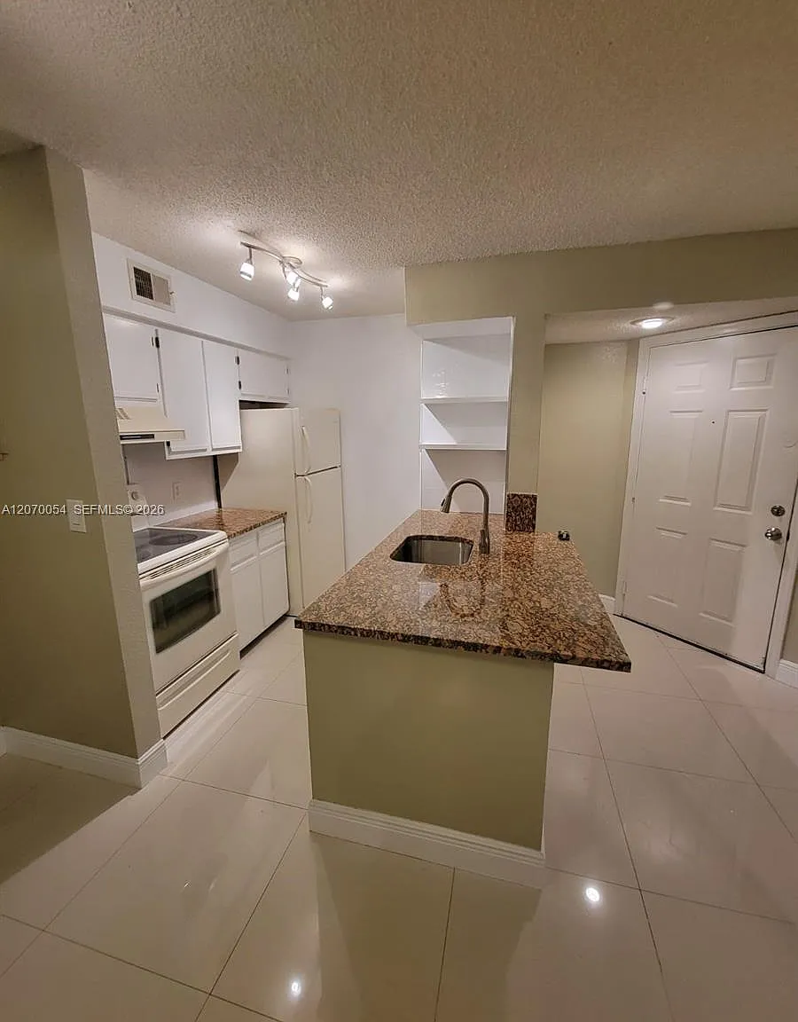 Sundance At Davie Condo — Photo 4