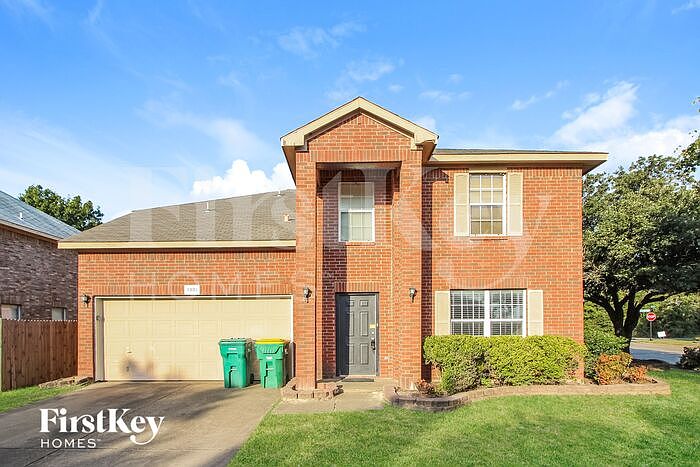 1st image of 1301 Greenleaf Ct