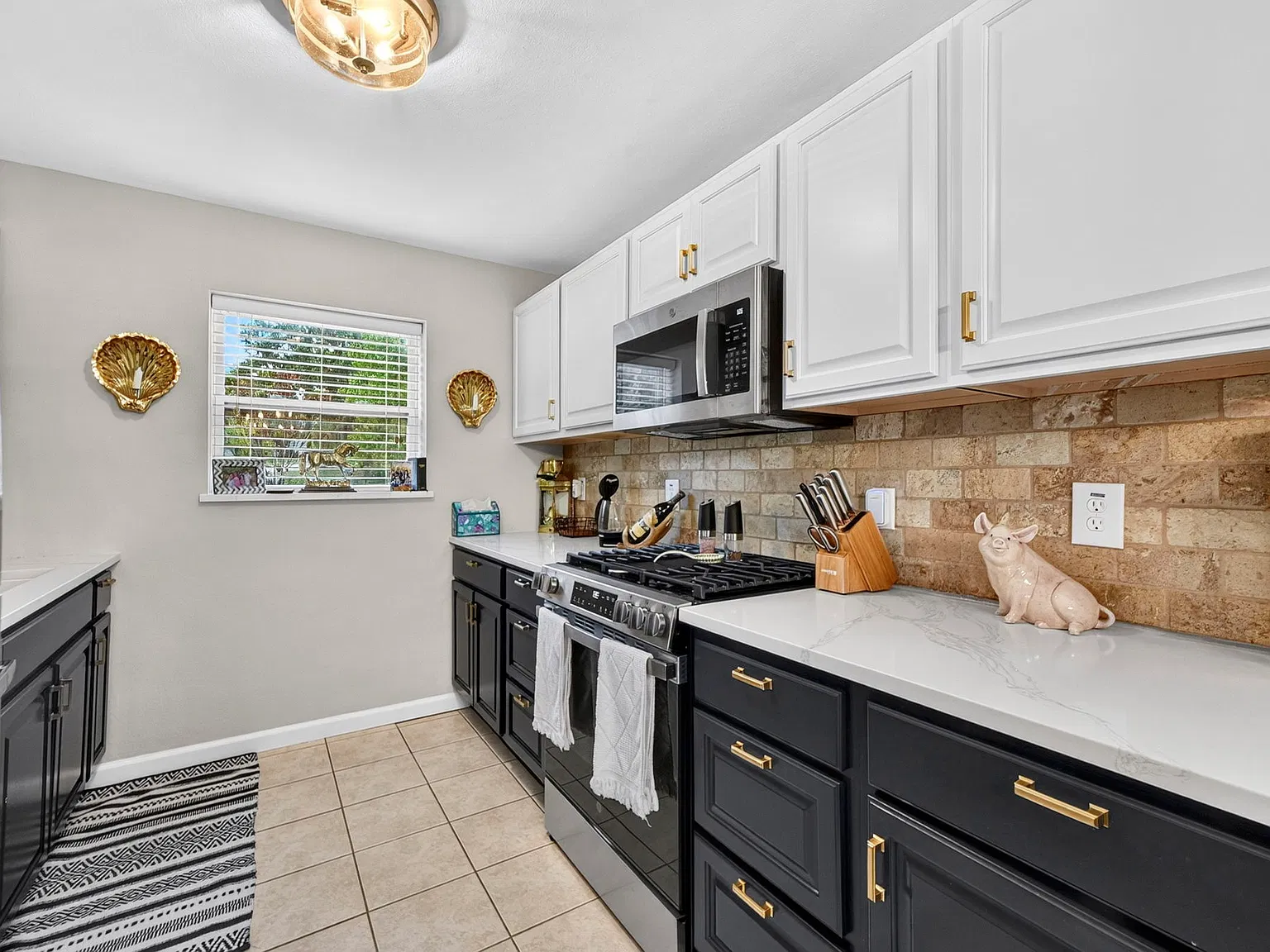2 bed, 1000 sqft, $1,675 — Photo 4
