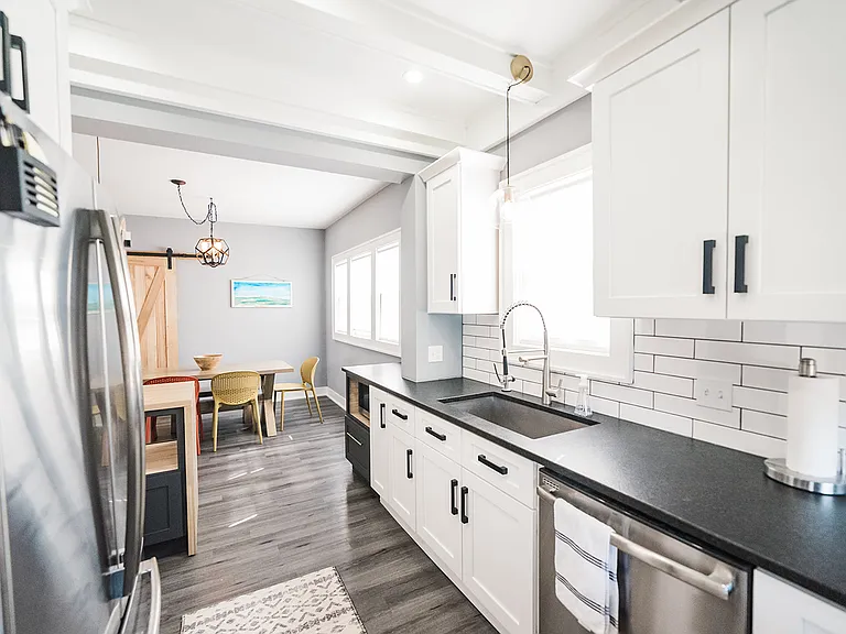 3324 Crescent Dr — Photo 5