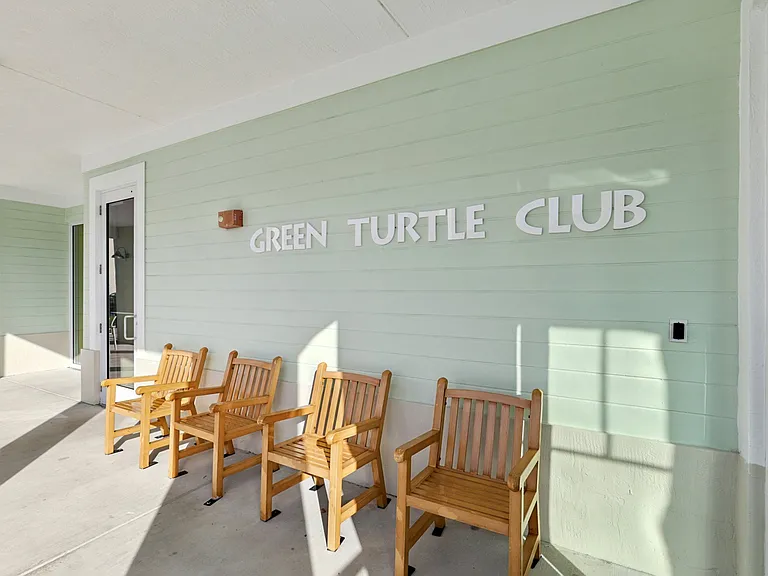 Green Turtle Club Miami — Photo 5
