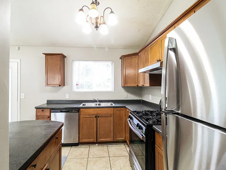 6229 Creekford Ln — Photo 8