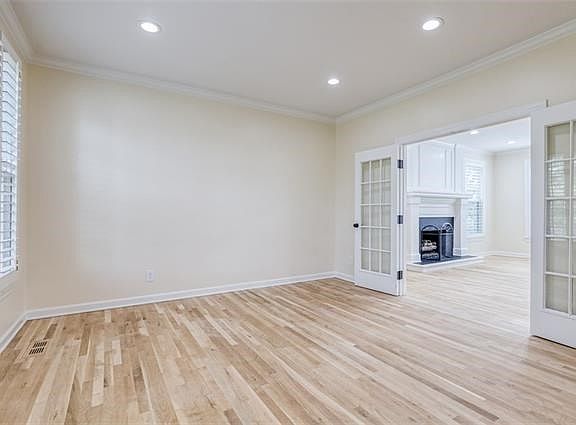 4th image of 13704 Granada Dr