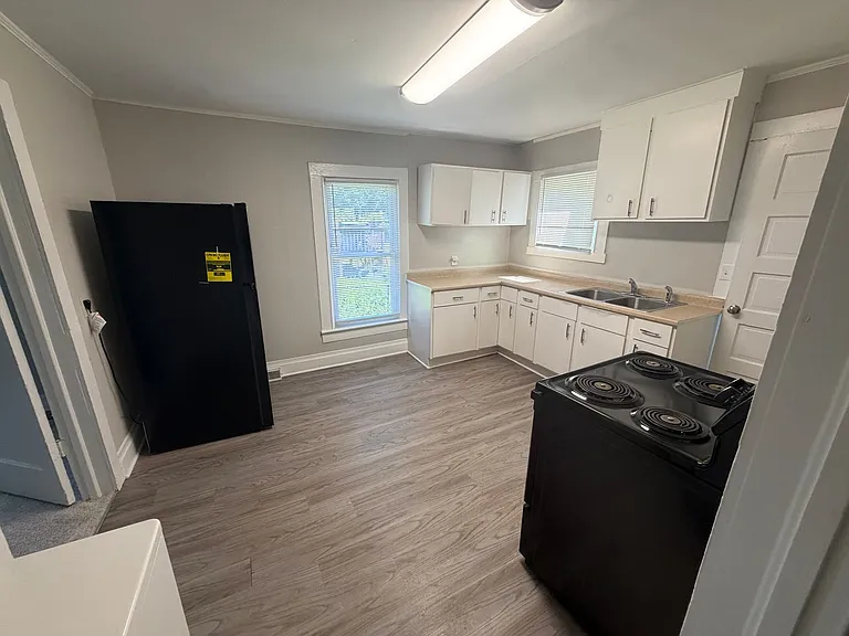 918 Laura Ave — Photo 10