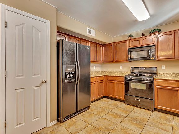 4th image of 672 Juan Munoz Ct