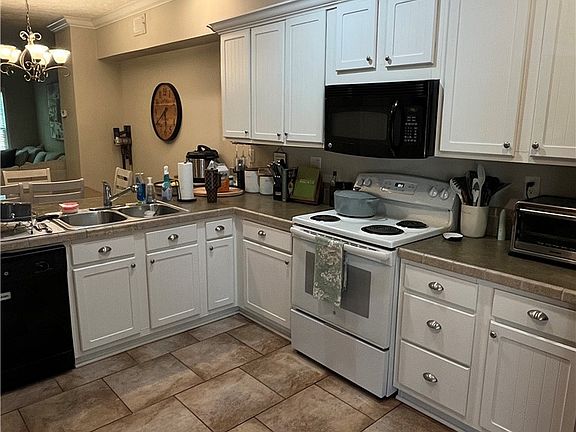 2nd image of 1372 Gatewood Dr