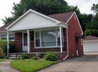 226 E 13 Mile Rd, Royal Oak, MI 48073