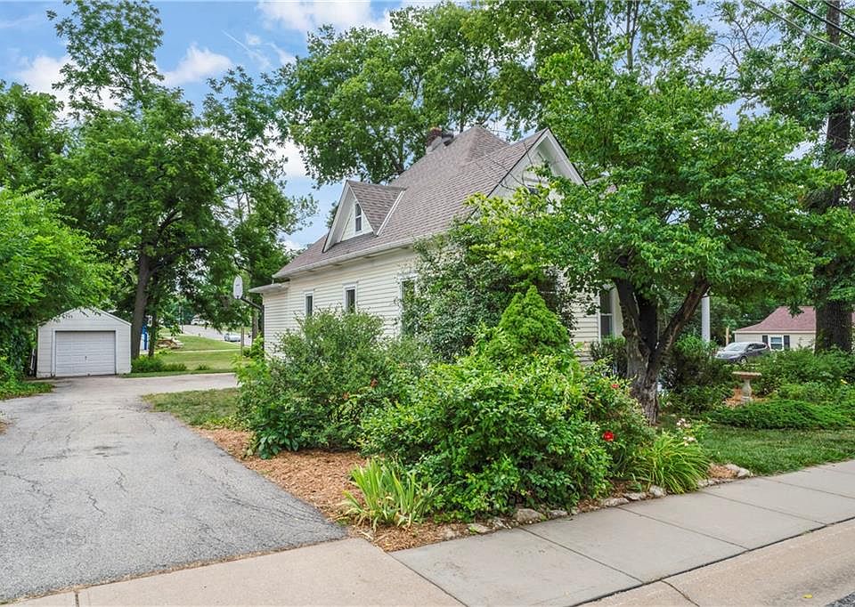 9343 Haskins St, Lenexa, KS 66215 Zillow