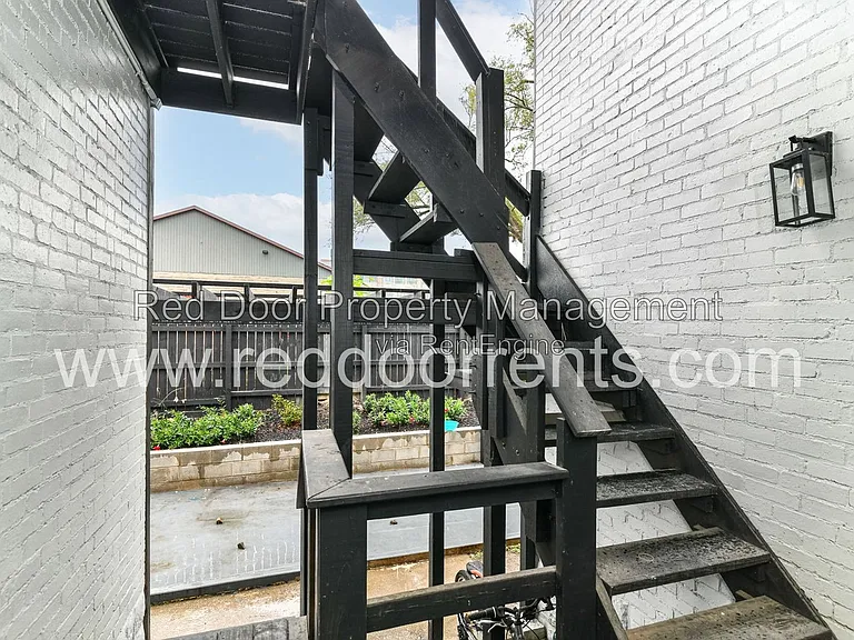 1329 E Market St #2 — Photo 20