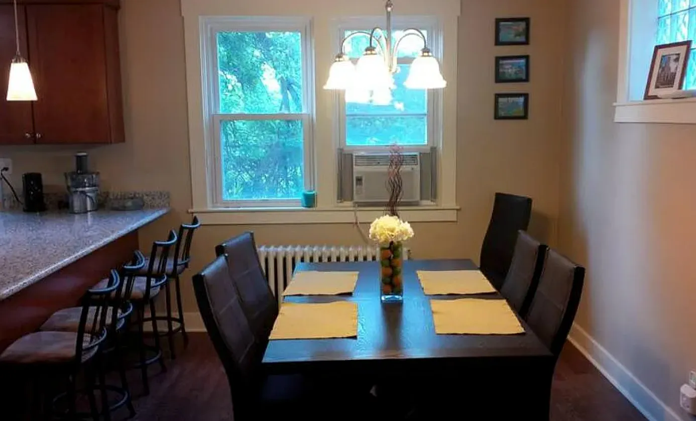 3 bed, 1.5 bath, 1100 sqft, $1,945 — Photo 3