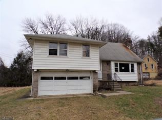 652 Carpentersville Rd, Phillipsburg, NJ 08865