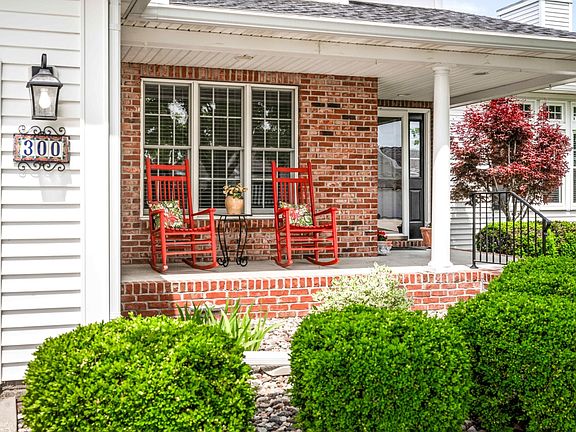 4th image of 300 Whispering Pines Cc Ln