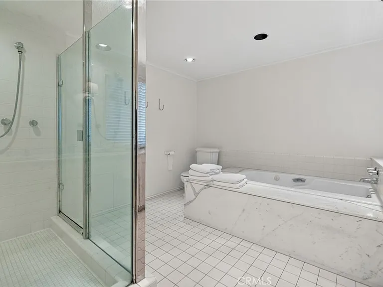 501 Morning Star Ln — Photo 32