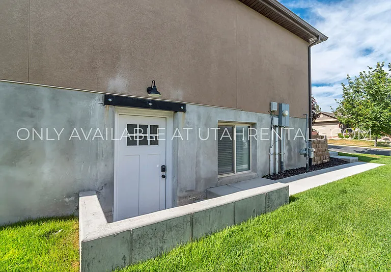 1076 Bear Hollow Ln #BASEMENT — Photo 16