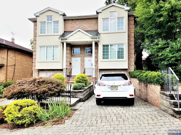 457 Westview Pl #B, Fort Lee, NJ 07024