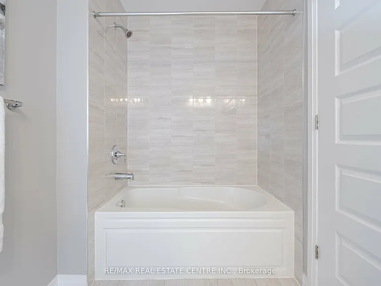 102 Grovewood Cmn #217 — Photo 22