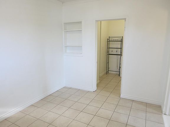 4th image of 10570 Curtis Ln