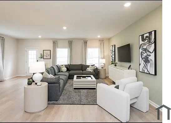 4 bed, 2143 sqft, $3,780 — Photo 2