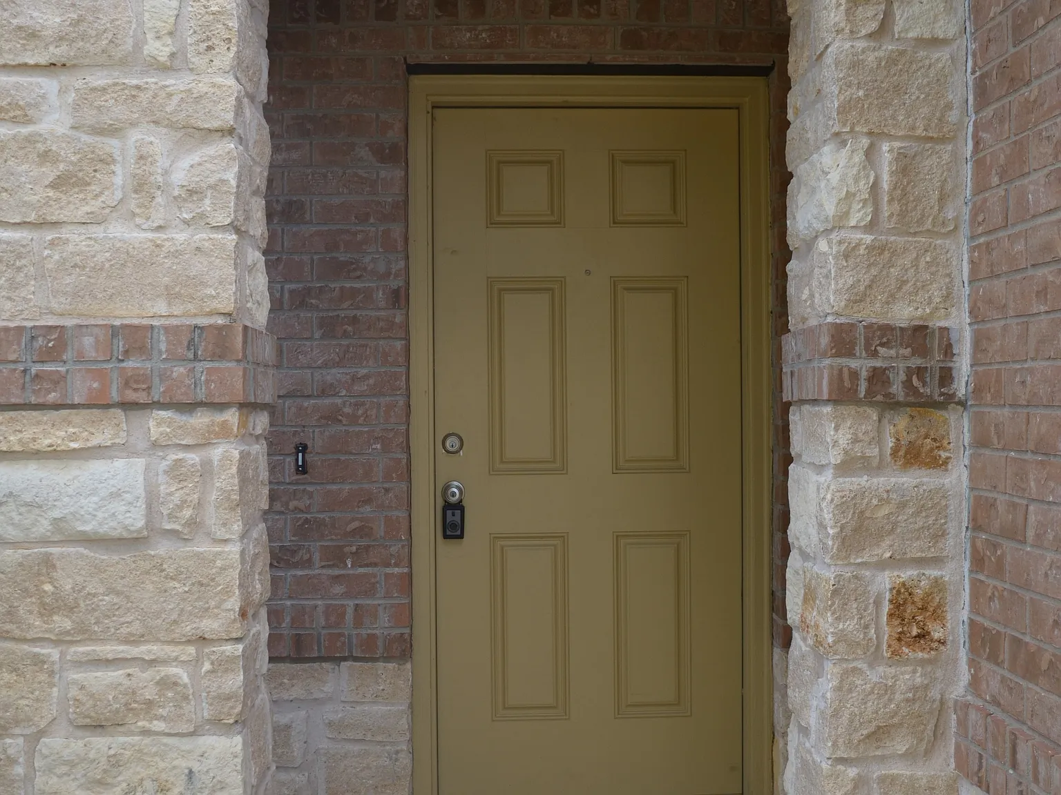3 bed, 1705 sqft, $1,795 — Photo 2