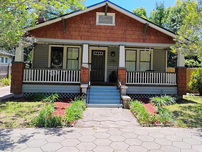 2750 Lydia St — Photo 1