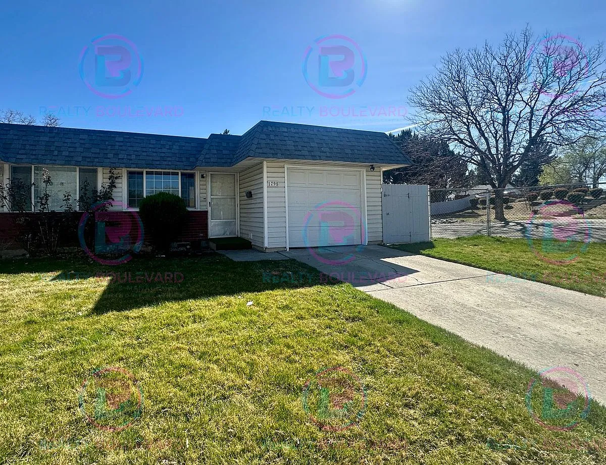 1795 Sue Way photo 1