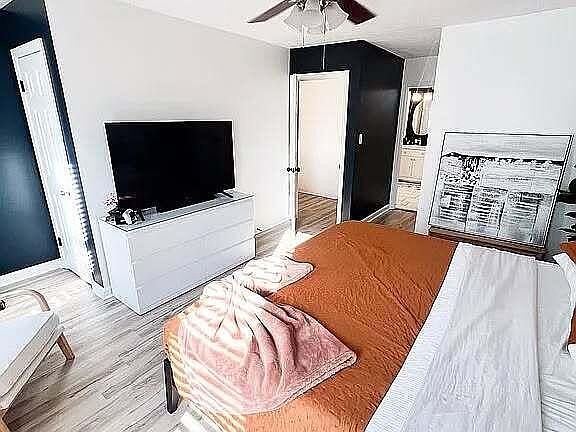 5th image of 130 Durwood Rd Unit E