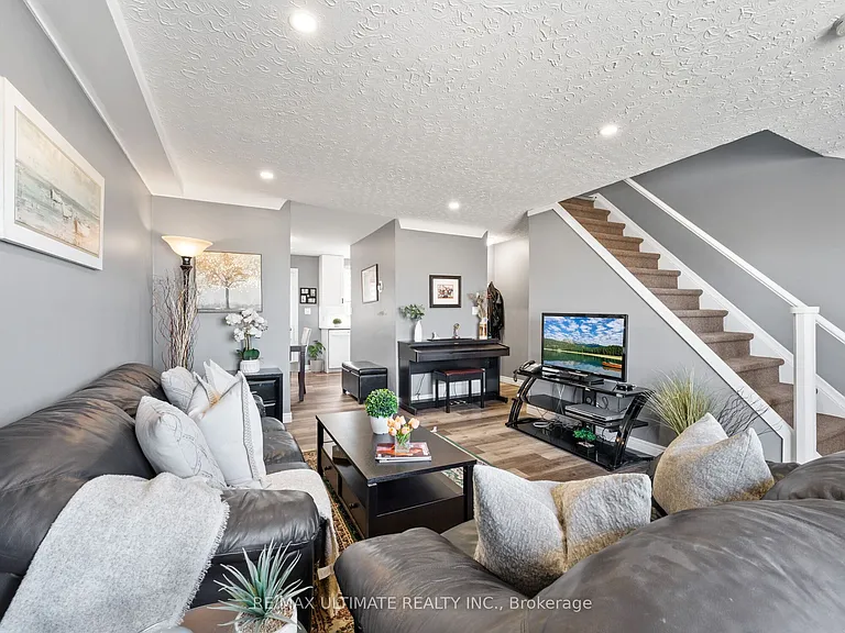 252 Bertie St #E — Photo 5