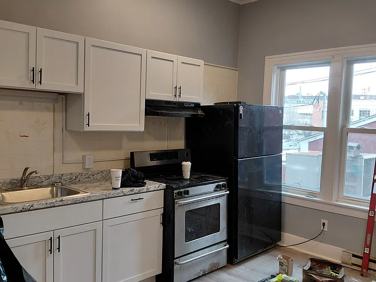 498 Main St #5 — Photo 2
