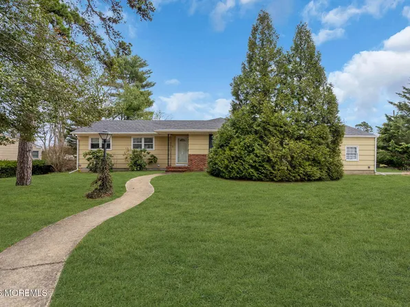 35 Williamsburg Drive, Toms River, NJ 08755