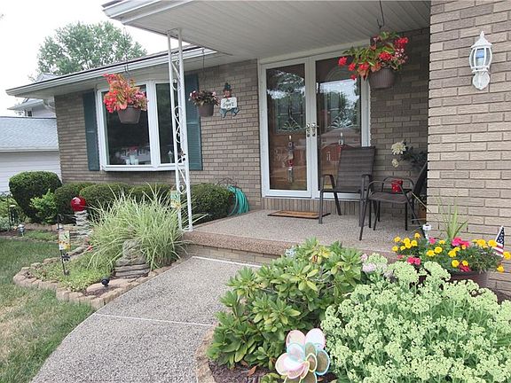 2nd image of 4703 Cottonwood Ln
