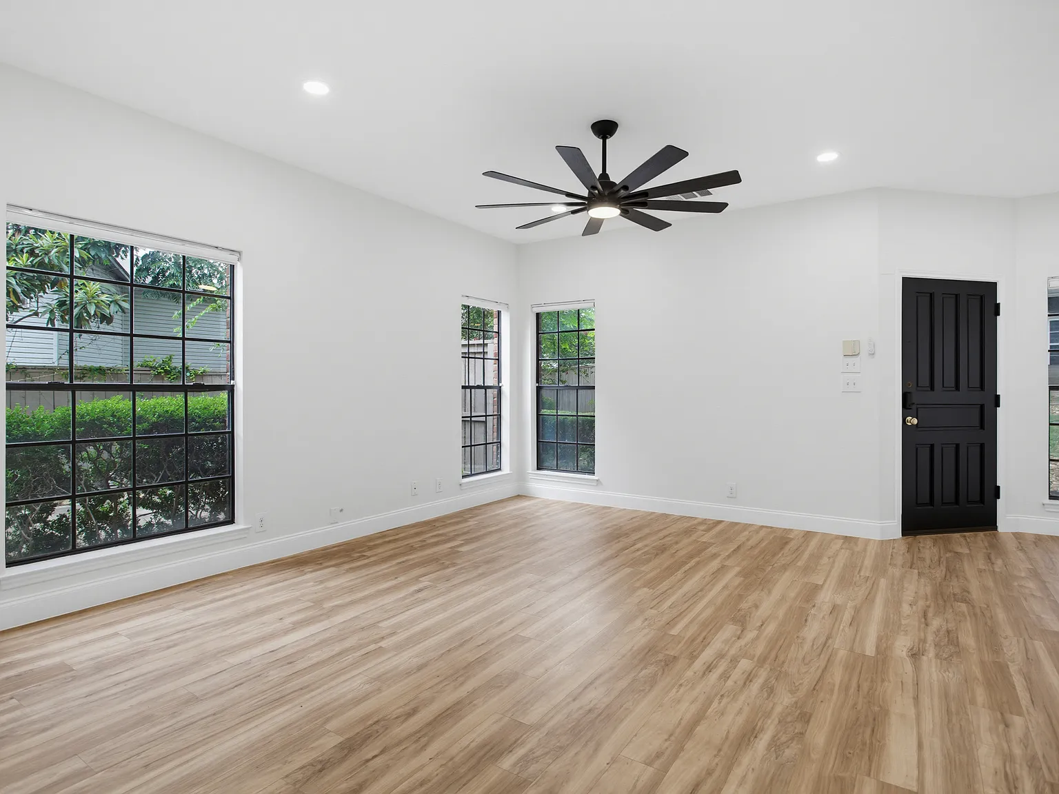2 bed, 2.5 bath, 1232 sqft, $1,695 — Photo 4