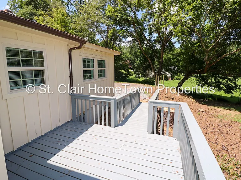 140 Sunset Dr — Photo 3