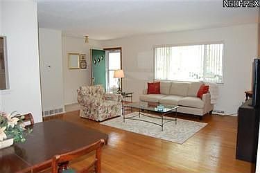 4th image of 103 Barry Ln