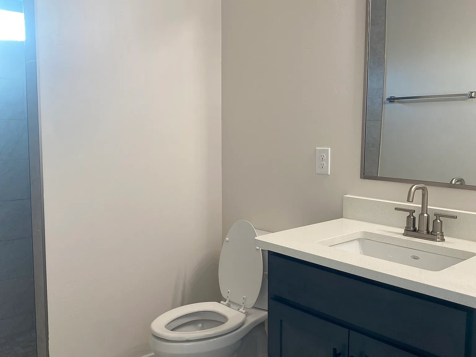 3 bed, 1324 sqft, $1,800 — Photo 2