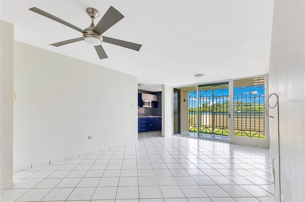3 bed, 2.0 bath, 1063 sqft, $1,300 — Photo 2