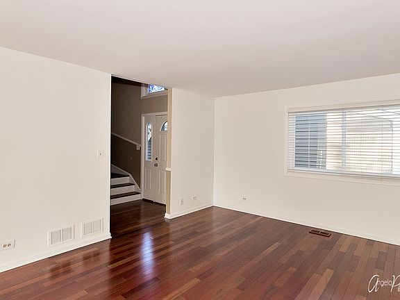4th image of 1014 Cumberland Ct