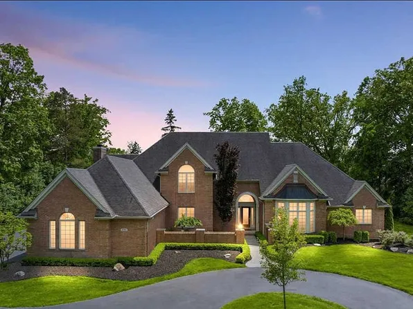 3721 Lincoln Dr, Bloomfield Hills, MI 48301
