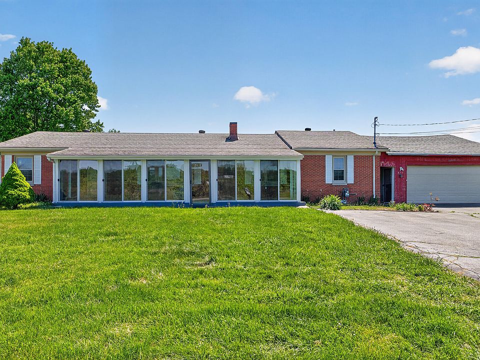 1st image of 476 College Hill Rd