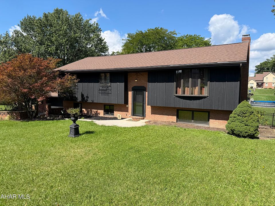 1st image of 1106 Robin Ln