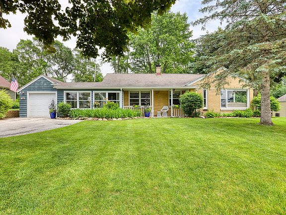 2nd image of 218 Park Crest Dr
