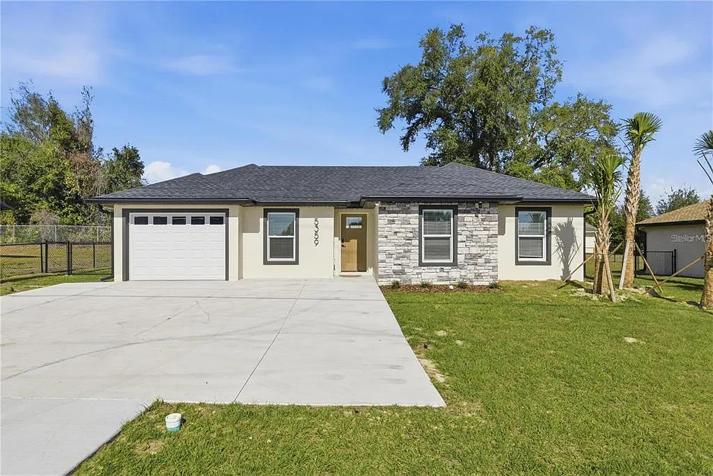 3 bed, 2.0 bath, 1064 sqft, $1,700 — Photo 1
