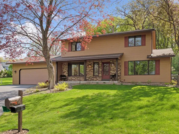 1421 Muir Ln, Burnsville, MN 55337