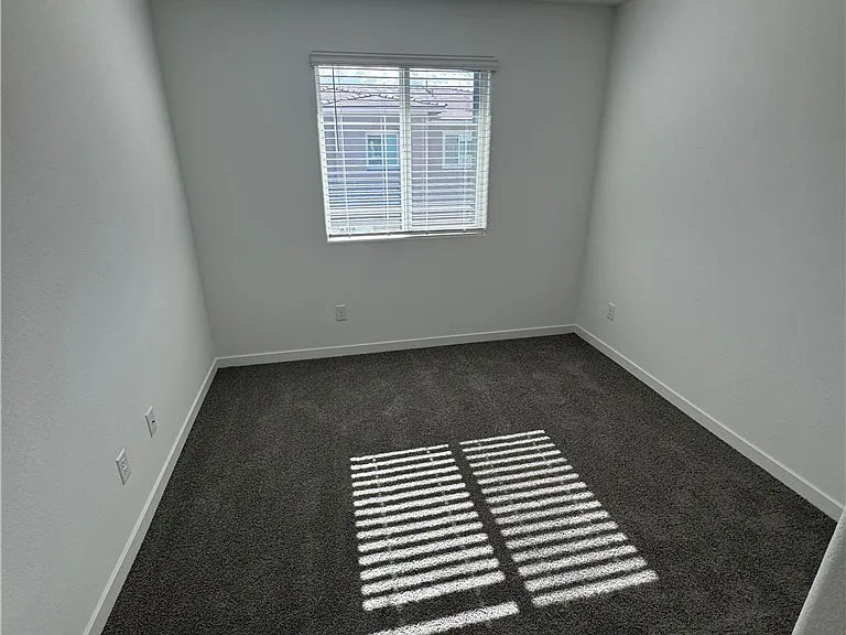 902 Violet Heron St — Photo 16