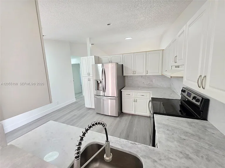 5307 NW 93rd Ave — Photo 3